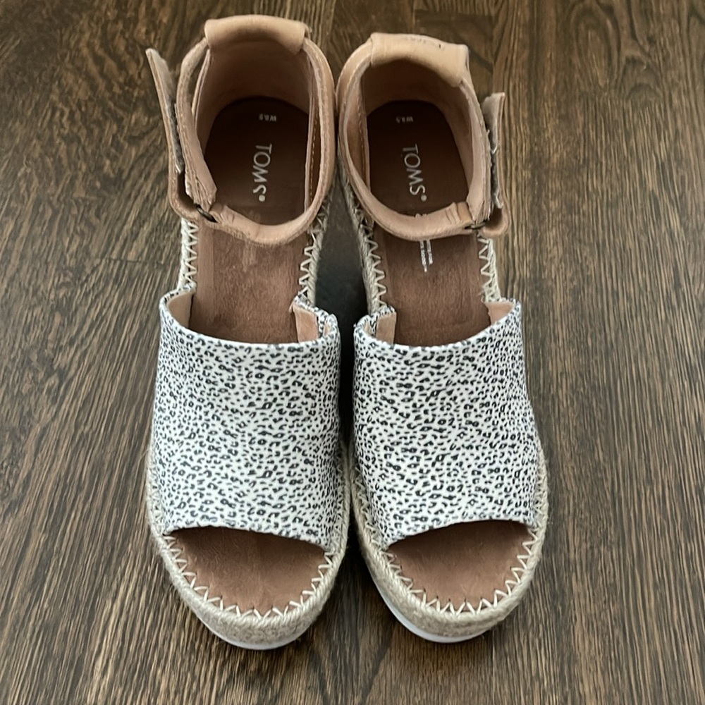 Tom’s Marisol Sandal - natural size 8 1/2